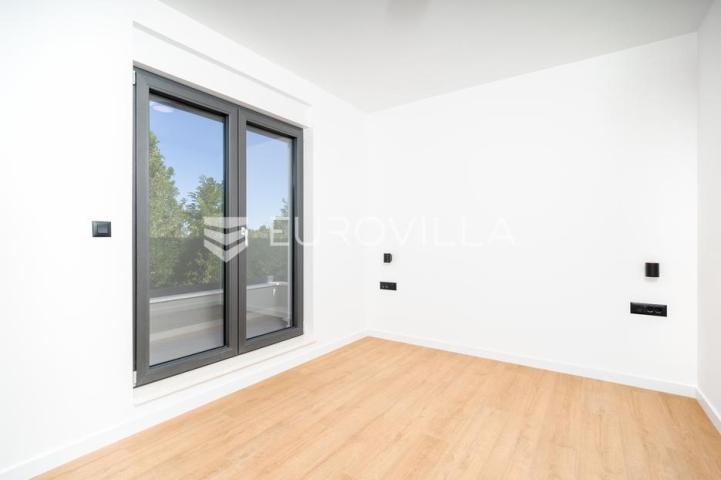 Zadar, Privlaka, penthouse s pogledom na more, 90,50 m²