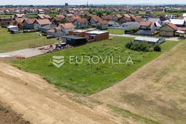 Slavonski Brod, građevinsko zemljište Kolonija