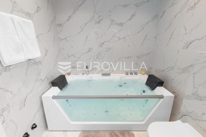 Opatija okolica, Mihotići, luksuzna vila 342 m² s infinity bazenom i wellnessom