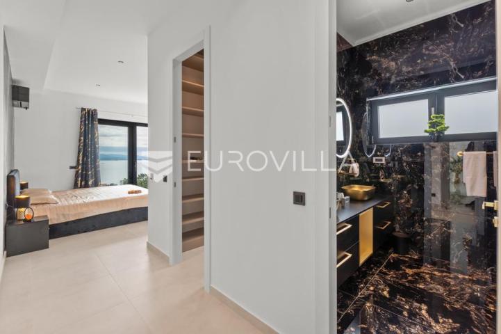Opatija okolica, Mihotići, luksuzna vila 342 m² s infinity bazenom i wellnessom