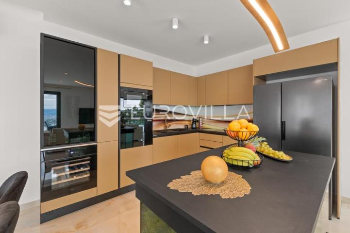 Opatija okolica, Mihotići, luksuzna vila 342 m² s infinity bazenom i wellnessom