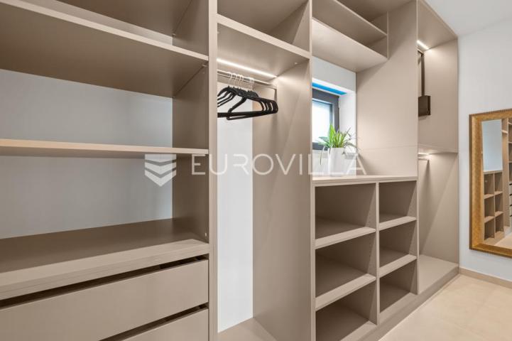 Opatija okolica, Mihotići, luksuzna vila 342 m² s infinity bazenom i wellnessom