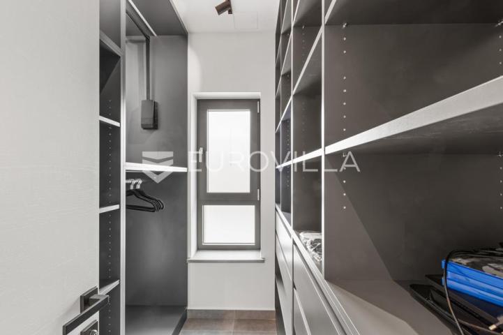 Opatija okolica, Mihotići, luksuzna vila 342 m² s infinity bazenom i wellnessom