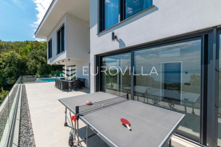 Opatija okolica, Mihotići, luksuzna vila 342 m² s infinity bazenom i wellnessom