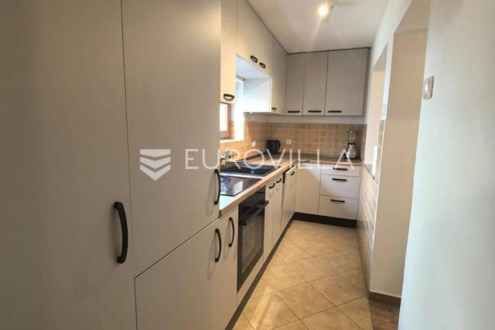 Zagreb, BRANIMIROVA, funkcionalan trosoban stan u prizemlju kuće, 62 m²