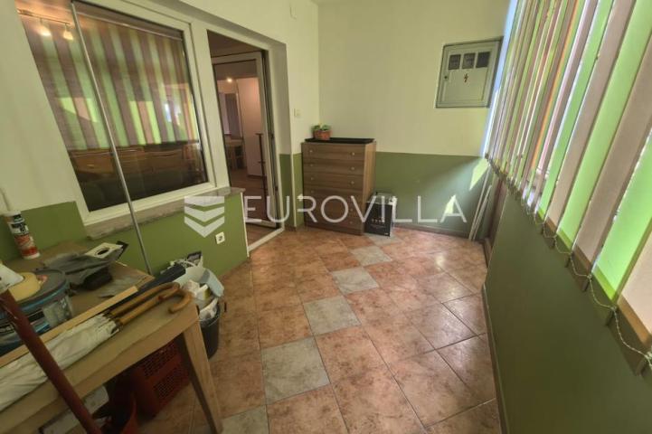 Zagreb, BRANIMIROVA, funkcionalan trosoban stan u prizemlju kuće, 62 m²