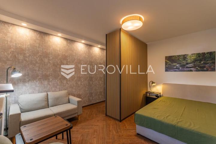 Varaždin, Centar, uređen stan površine 30,85 m²