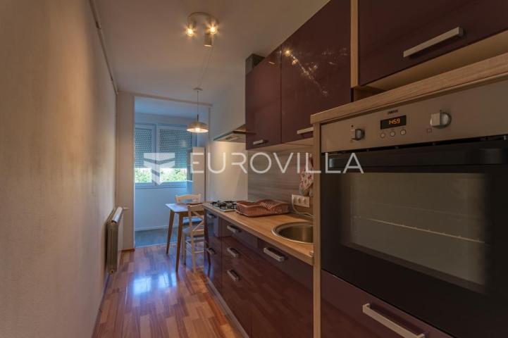 Varaždin, Centar, uređen stan površine 30,85 m²