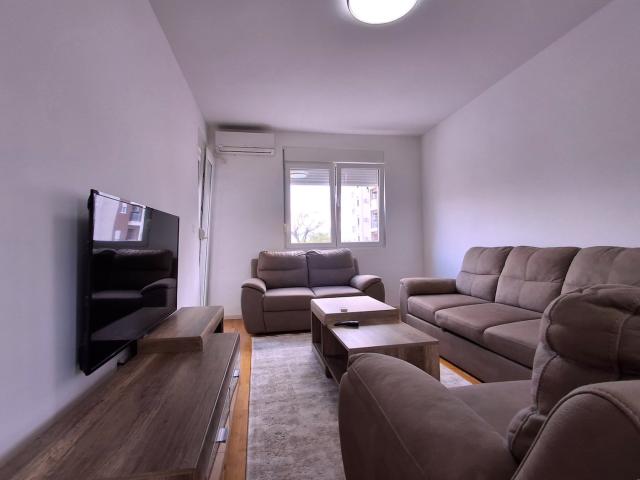 Jednosoban namješten stan, 47m2, Stari aerodrom, Podgorica