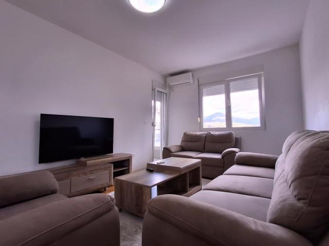 Jednosoban namješten stan, 47m2, Stari aerodrom, Podgorica