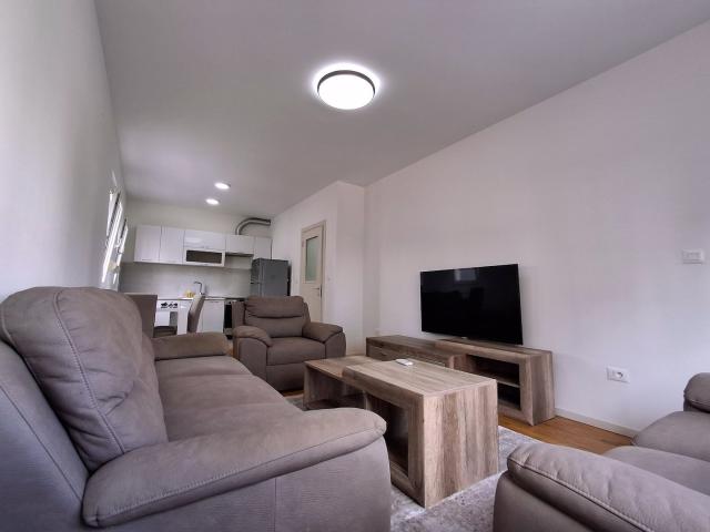 Jednosoban namješten stan, 47m2, Stari aerodrom, Podgorica
