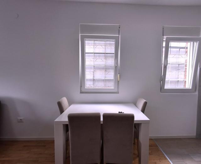 Jednosoban namješten stan, 47m2, Stari aerodrom, Podgorica