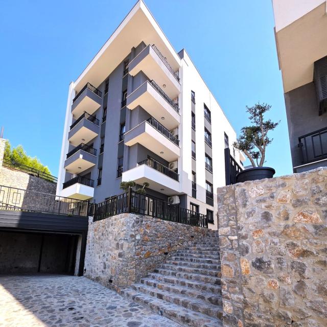 Trosoban stan, 84m2, Gorica C, Podgorica