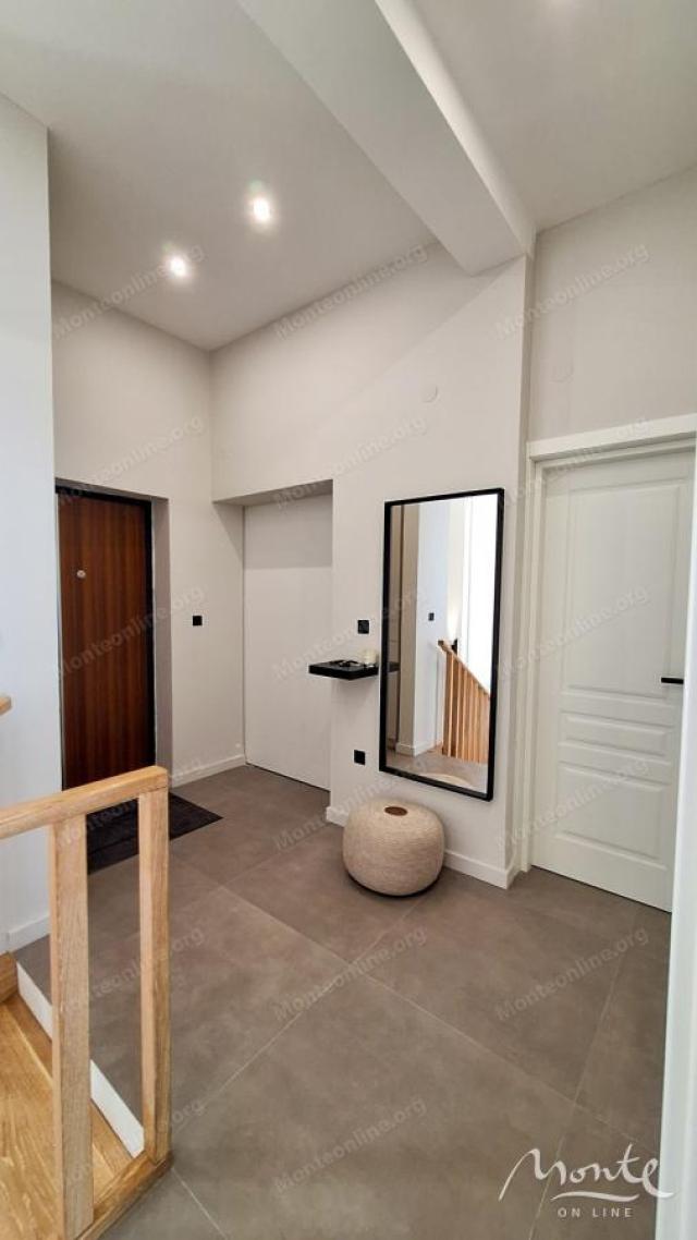 Potpuno nova, moderna vila sa bazenom u Herceg Novom
