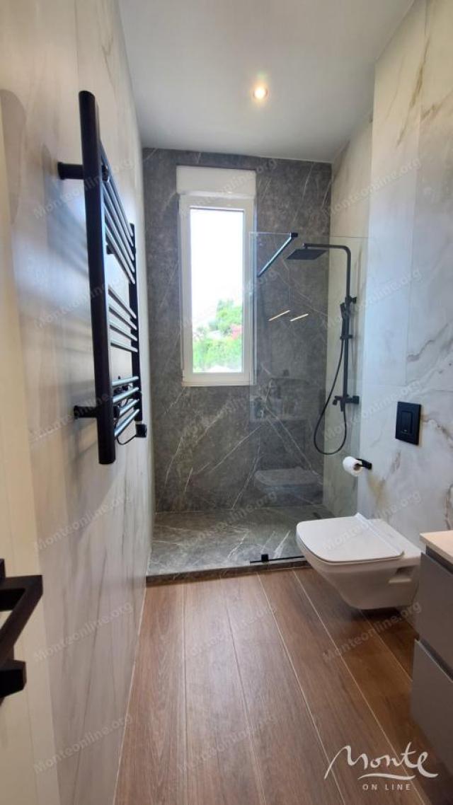 Potpuno nova, moderna vila sa bazenom u Herceg Novom