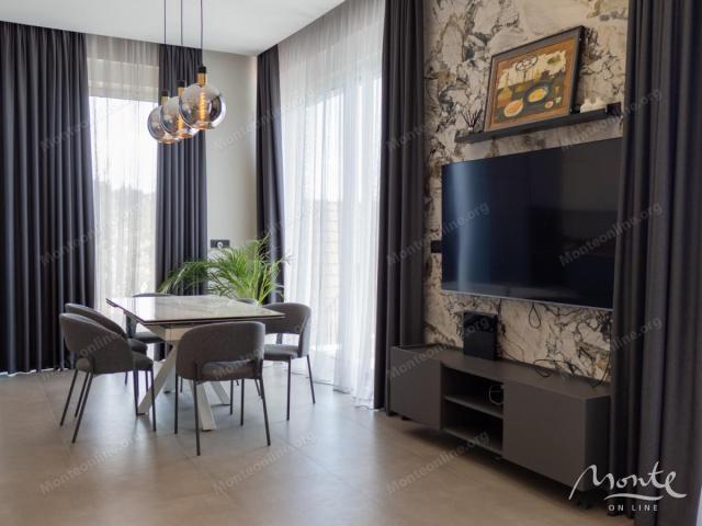 Potpuno nova, moderna vila sa bazenom u Herceg Novom