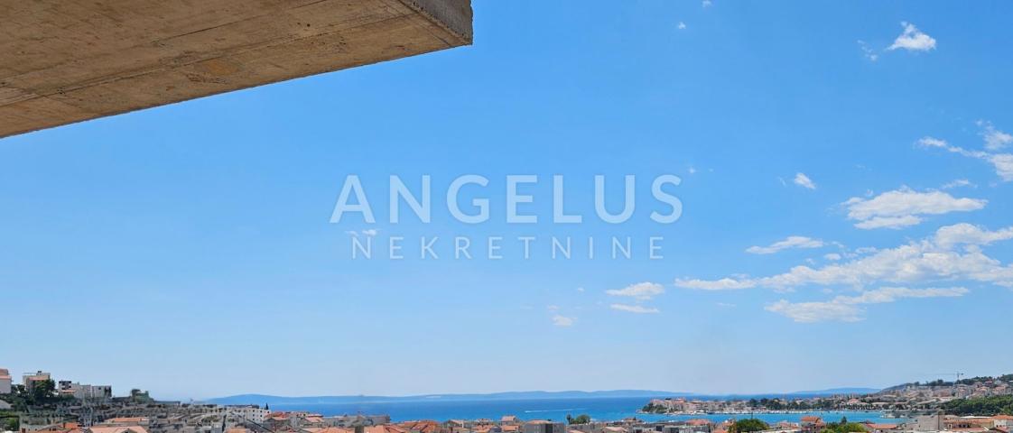Strožanac, Podstrana - trosoban stan PENTHOUSE, 2 parkinga PRODAJA