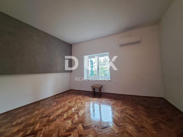 OPATIJA, CENTAR - stan u centru od 108 m2, drugi red do mora s garažom