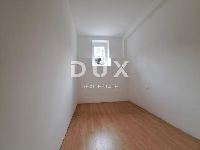 OPATIJA, CENTAR - stan u centru od 108 m2, drugi red do mora s garažom