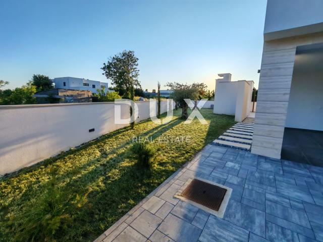ZADAR, ZATON -  Luksuzna Dvojna Vila s Grijanim Bazenom, Saunom i Teretanom! Novogradnja! A1