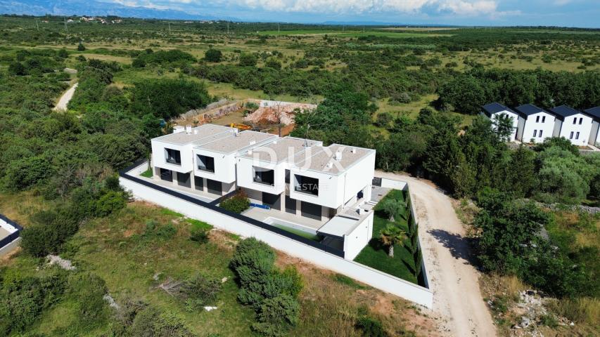 ZADAR, ZATON -  Luksuzna Dvojna Vila s Grijanim Bazenom, Saunom i Teretanom! Novogradnja! A1