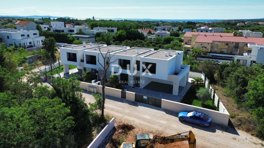  ZADAR, ZATON -  Luksuzna Dvojna Vila s Grijanim Bazenom, Saunom i Teretanom! Novogradnja! B1