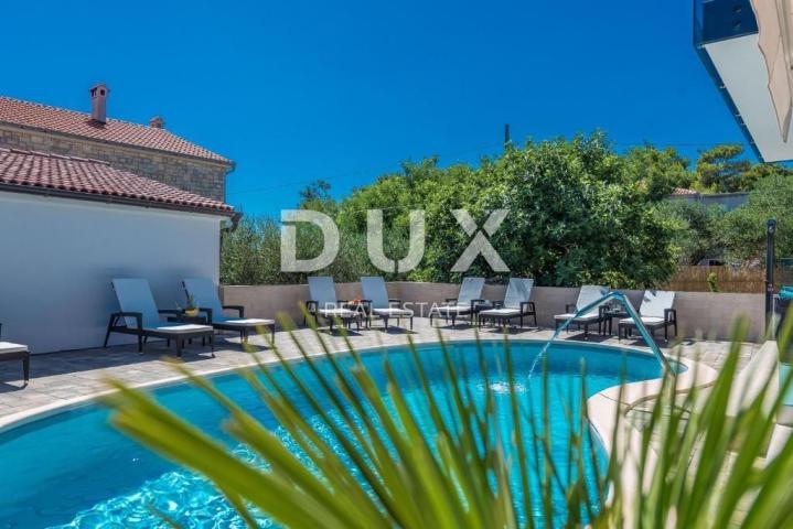 ZADAR, VIR - Luksuzna vila s nevjerojatnim pogledom na more 150 metara od plaže!