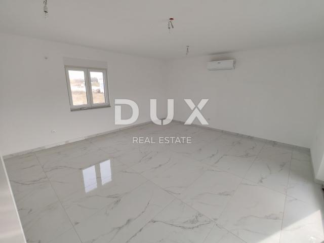 ZADAR, PRIVLAKA - Novogradnja! Vrhunski penthouse samo 140 metara od plaže s neodoljivim pogledom na