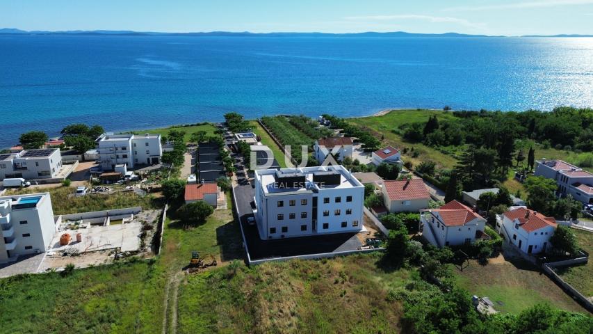 ZADAR, PRIVLAKA - Ekskluzivna Prilika za Luksuzan Život Uz Plažu u Modernoj Novogradnji! S2