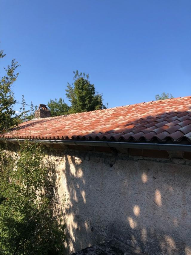 ISTRA, PIĆAN - Prostrano imanje sa starinom za adaptaciju