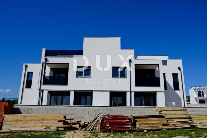 ZADAR, VRSI - Dvojna Kuća s Privatnim Bazenom i Ogromnom Terasom s Pogledom na More! A2