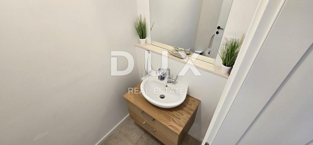 ISTRA, ROVINJ - Novoizgrađena vila s bazenom i dodatnim apartmanom, rub naselja