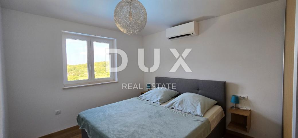 ISTRA, ROVINJ - Novoizgrađena vila s bazenom i dodatnim apartmanom, rub naselja