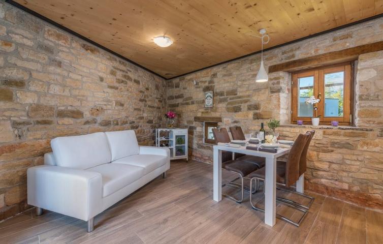 ISTRIA, GROŽNJAN - Beautiful property with 5 residential units