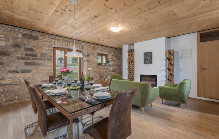 ISTRIA, GROŽNJAN - Beautiful property with 5 residential units