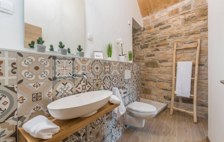 ISTRIA, GROŽNJAN - Beautiful property with 5 residential units