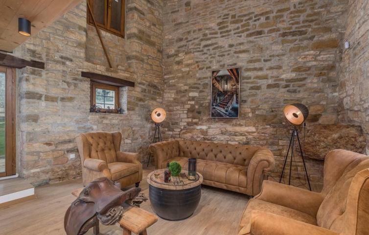 ISTRIA, GROŽNJAN - Beautiful property with 5 residential units