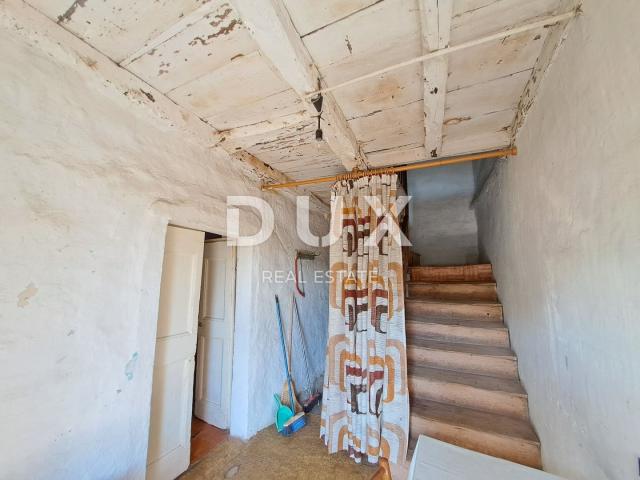 ISTRIA, GROŽNJAN, SURROUNDINGS - antique house for renovation in a great location