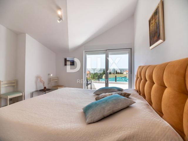 ISTRA, PEROJ - Atraktivna apartmanska kuća s bazenom i pogledom na more!
