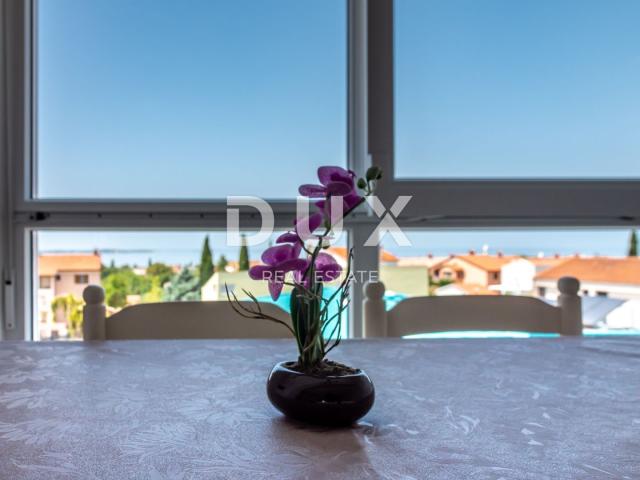 ISTRA, PEROJ - Atraktivna apartmanska kuća s bazenom i pogledom na more!