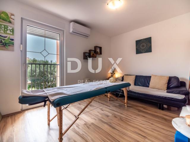 ISTRA, PEROJ - Atraktivna apartmanska kuća s bazenom i pogledom na more!