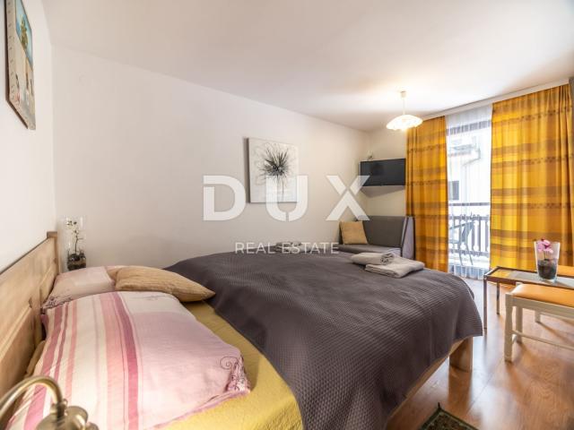 ISTRA, PEROJ - Atraktivna apartmanska kuća s bazenom i pogledom na more!