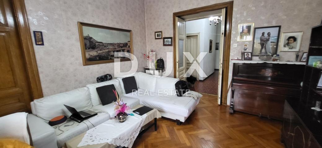 RIJEKA, CENTAR - 3S+DB Gospodski stan s balkonom u samom centru