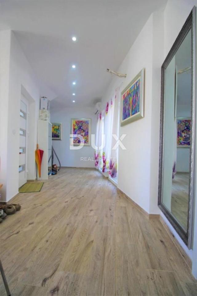 OTOK PAG, KOŠLJUN - Predivan trosobni apartman od 98 m2