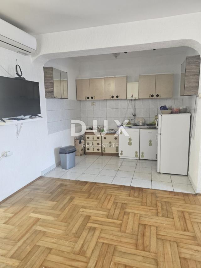 RIJEKA, ŠKURINJE - Long-term rental of an apartment with two separate apartments for 9 people