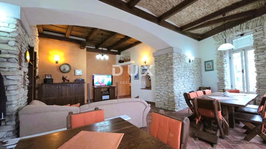 OPATIJA, VOLOSKO - vila s predivnim pogledom , 1. red do mora, 240m2