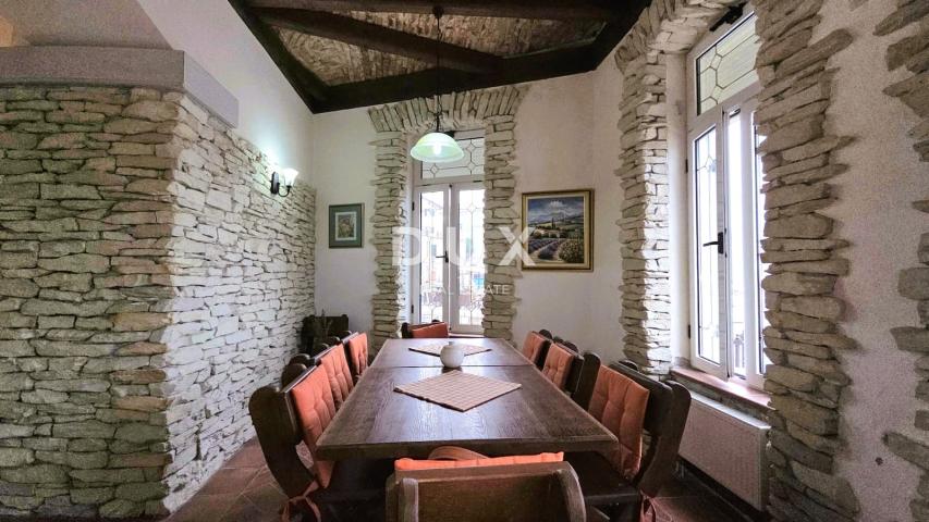 OPATIJA, VOLOSKO - vila s predivnim pogledom , 1. red do mora, 240m2