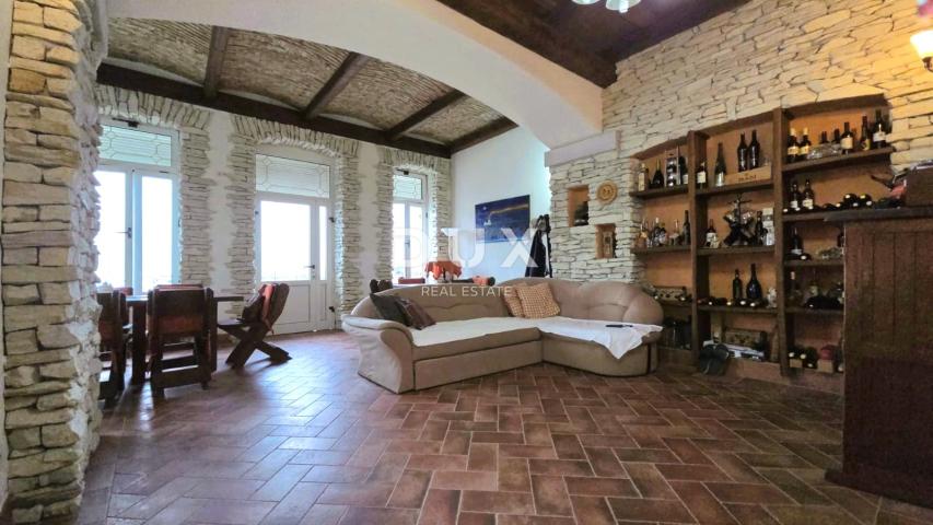 OPATIJA, VOLOSKO - vila s predivnim pogledom , 1. red do mora, 240m2