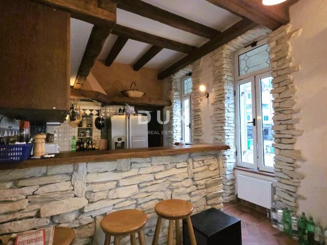 OPATIJA, VOLOSKO - vila s predivnim pogledom , 1. red do mora, 240m2