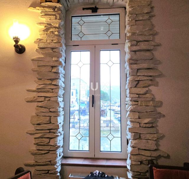 OPATIJA, VOLOSKO - vila s predivnim pogledom , 1. red do mora, 240m2